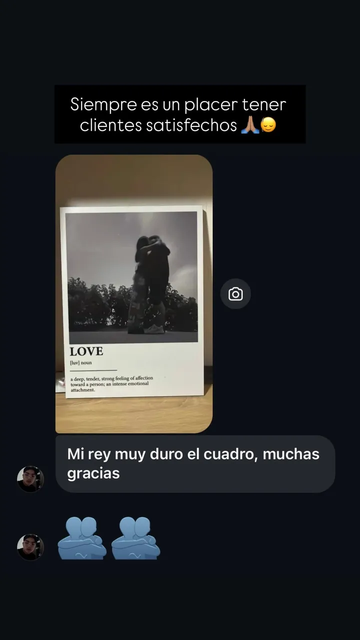 Captura de un chat de WhatsApp con la foto de un cuadro Love y el agradecimiento del cliente